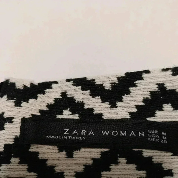 Zara Woman Size Medium Mini Geometric Black White pattern Skirt - Picture 5 of 6